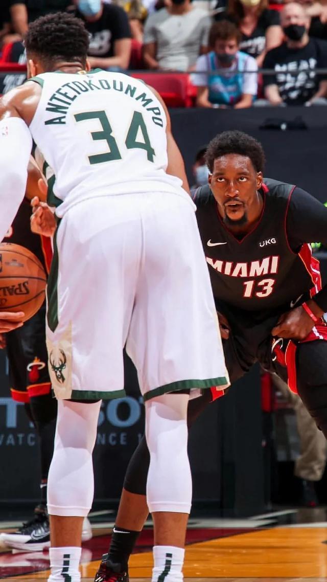 表现优异首场状态出色,老鹰观众沸腾!,穆古鲁扎重返赛场全场沸腾不已(秃鹫和老鹰是一种动物吗) 表现优异首场状态出色,老鹰观众沸腾!,穆古鲁扎重返赛场全场沸腾不已(秃鹫和老鹰是一种动物吗)