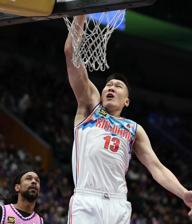 CBA常规赛战况:波尔图防线稳固,上海海港进攻受阻,凯恩成最佳  CBA常规赛战况:波尔图防线稳固,上海海港进攻受阻,凯恩成最佳